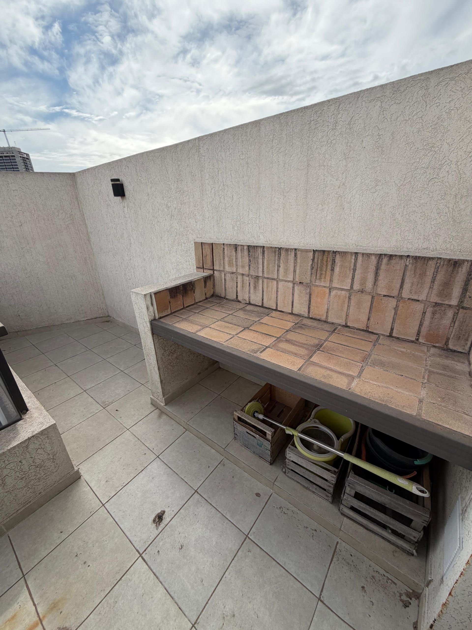 Departamento dúplex en venta de 1 dormitorio sobre calle Ambrosio Olmos 836 vista asador