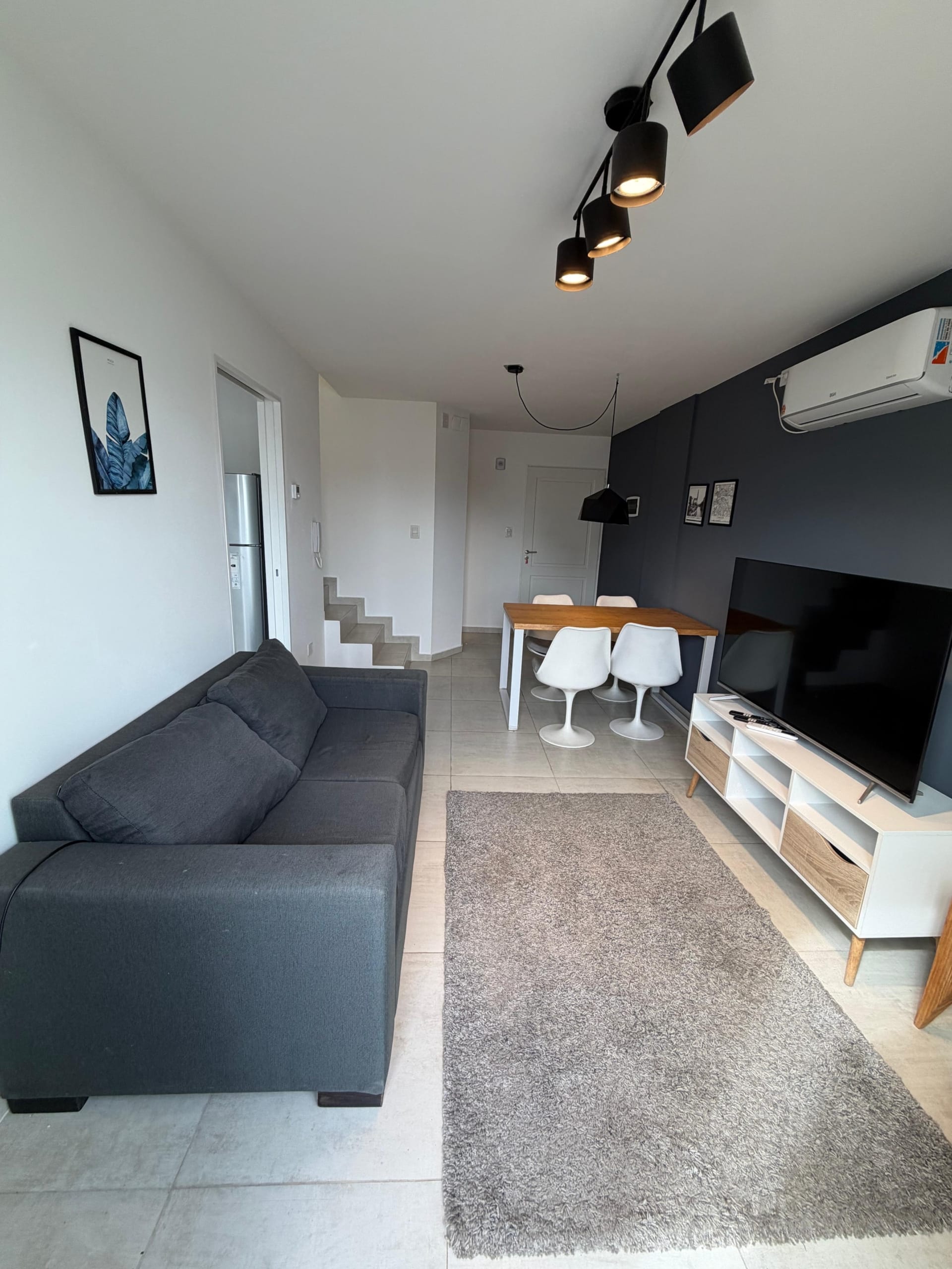 Departamento dúplex en venta de 1 dormitorio sobre calle Ambrosio Olmos 836 vista living