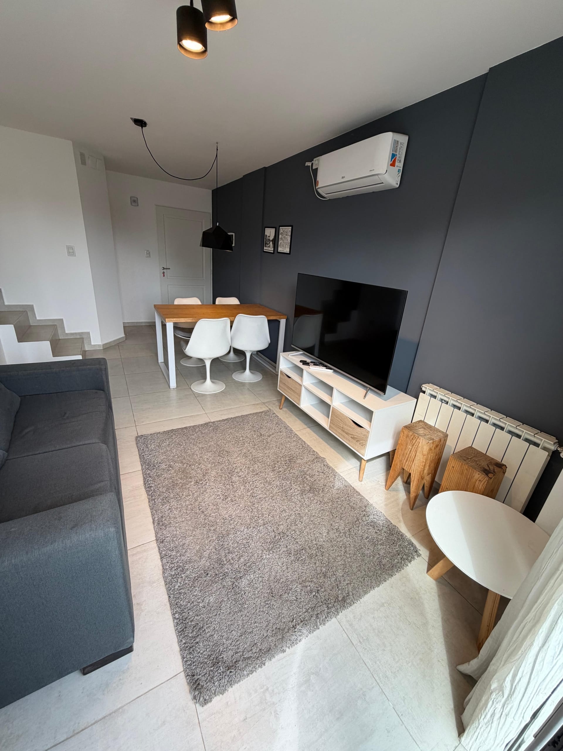 Departamento dúplex en venta de 1 dormitorio sobre calle Ambrosio Olmos 836 vista ventana living
