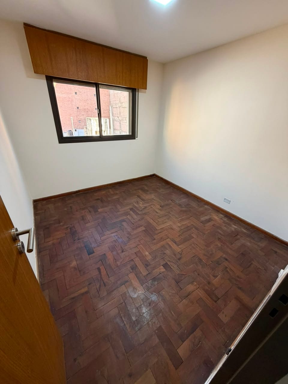 Departamento de 2 dormitorios en venta en calle ituzaingó 594 de barrio Nueva Córdoba, dormitorio ventana, vende Carrizo Congin Inmobiliaria