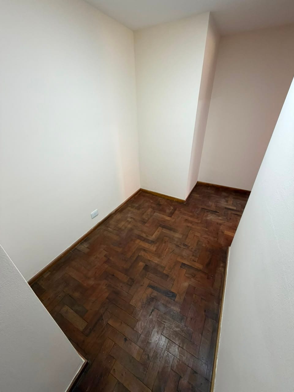 Departamento de 2 dormitorios en venta en calle ituzaingó 594 de barrio Nueva Córdoba, escritorio, vende Carrizo Congin Inmobiliaria