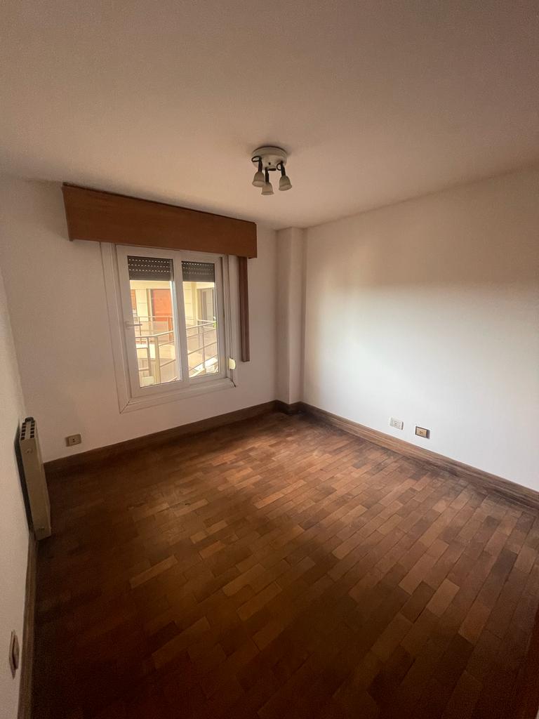 Piso en venta de 3 dormitorios con cuarto de servicio y cochera en Avenida Poeta Lugones 142, Barrio Nueva Córdoba, dormitorio, en venta por Carrizo Congin Inmobiliaria