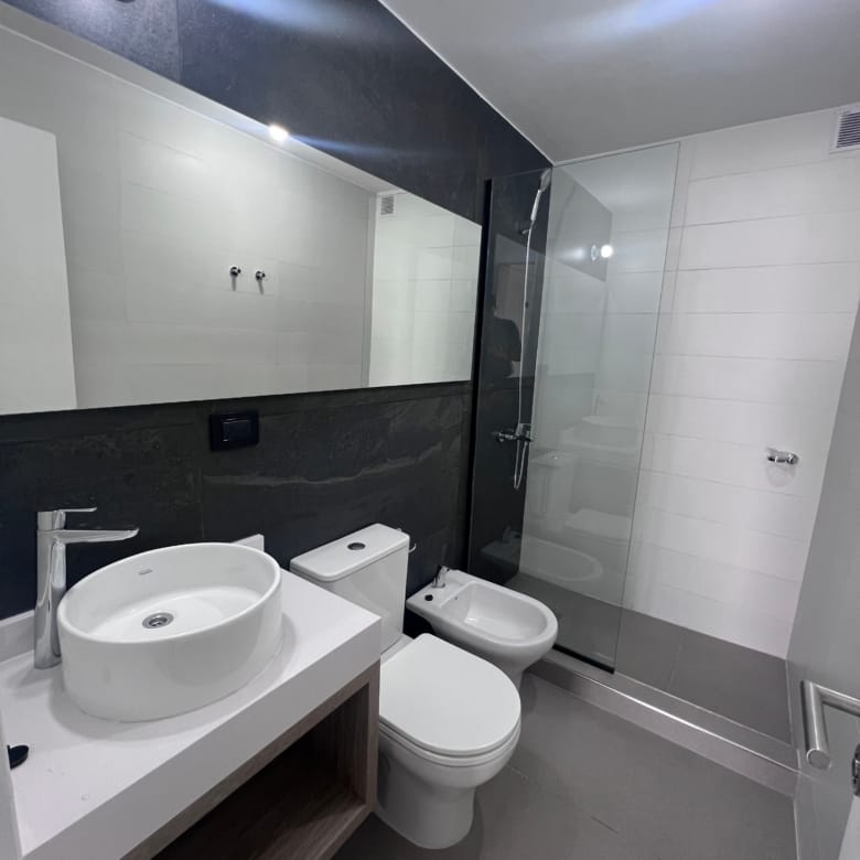 Baño completo departamento en venta Distrito Betania Nueva Córdoba
