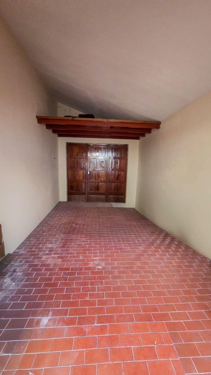 Garage cerrado casa en venta en barrio Bajo Palermo de la ciudad de Córdoba