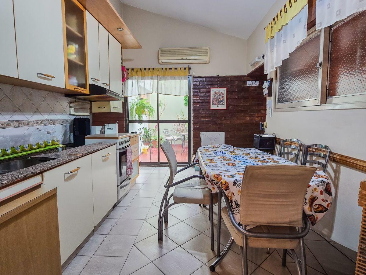 Cocina comedor casa en venta en barrio Bajo Palermo de la ciudad de Córdoba