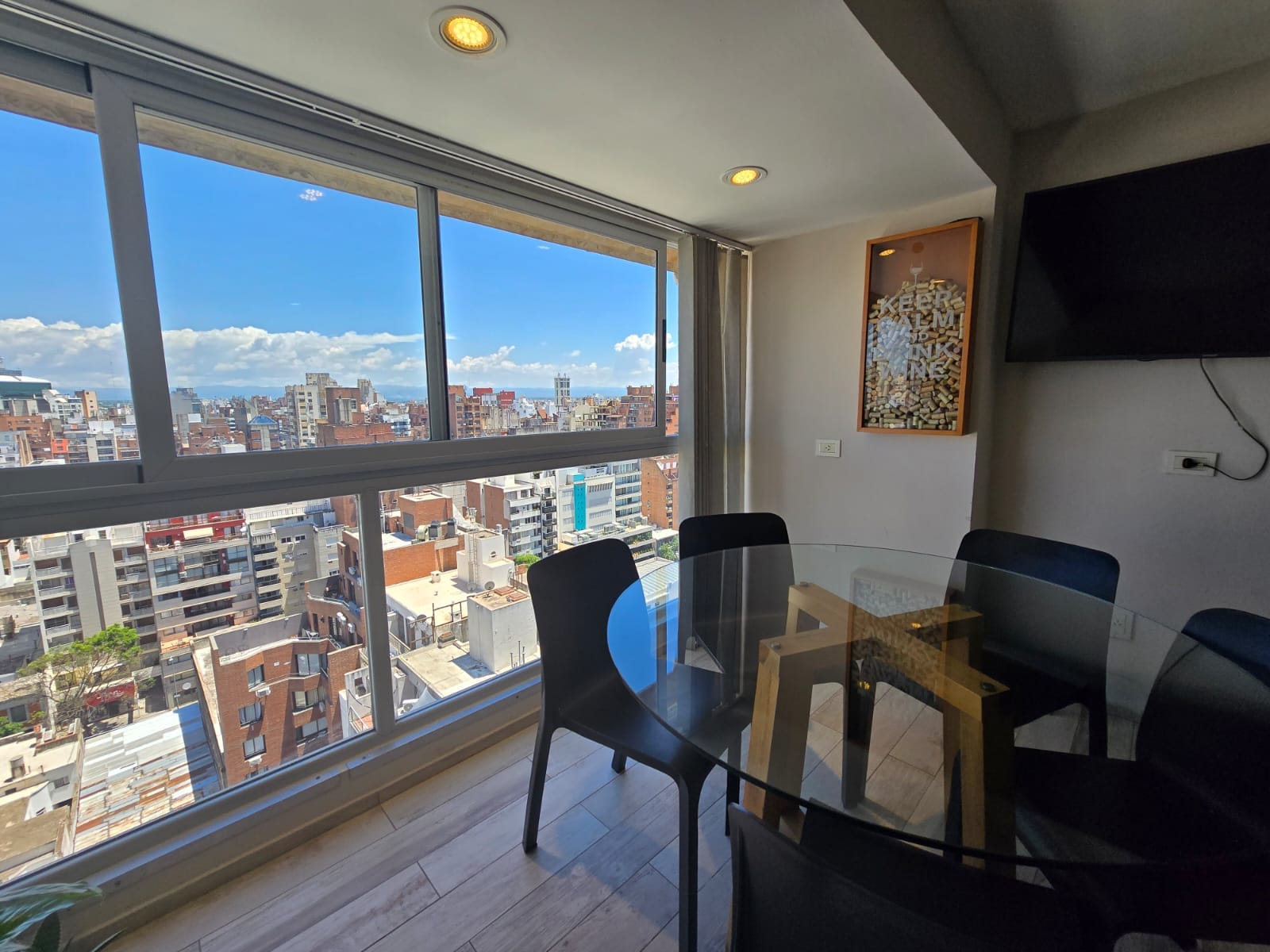 Cocina comedor departamento en venta chacabuco 540 Nueva Córdoba Carrizo Congin Inmobiliaria