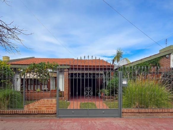 Fachada casa en venta en barrio Bajo Palermo de la ciudad de Córdoba