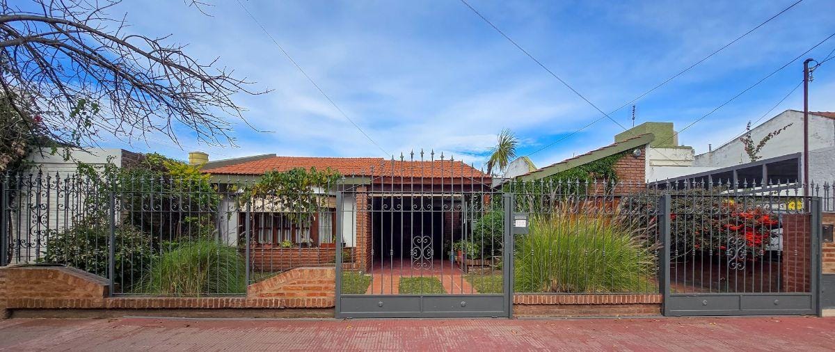 fachada-casa-en-venta-manuel-quintana-1340-bajo-palermo-cordoba Fachada casa en venta en barrio Bajo Palermo de la ciudad de Córdoba
