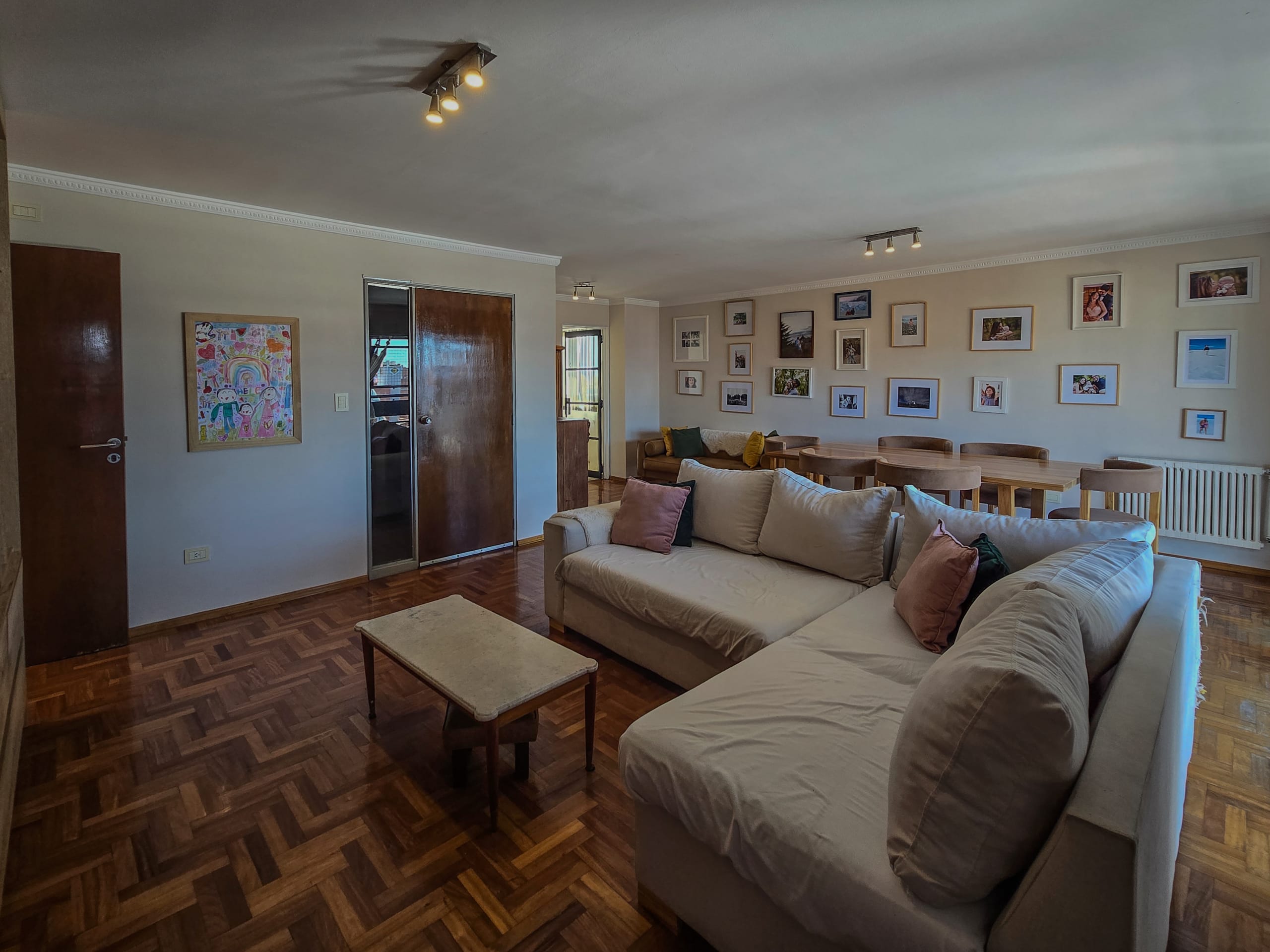 Living comedor dos departamento en venta chacabuco 540 Nueva Córdoba Carrizo Congin Inmobiliaria