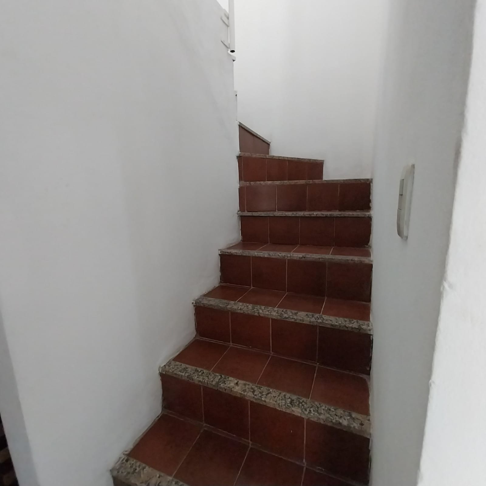 casa alquiler 3 dormitorios zona norte recta martinoli barrio la salle córdoba escalera, alquila Carrizo Congin Inmobiliaria