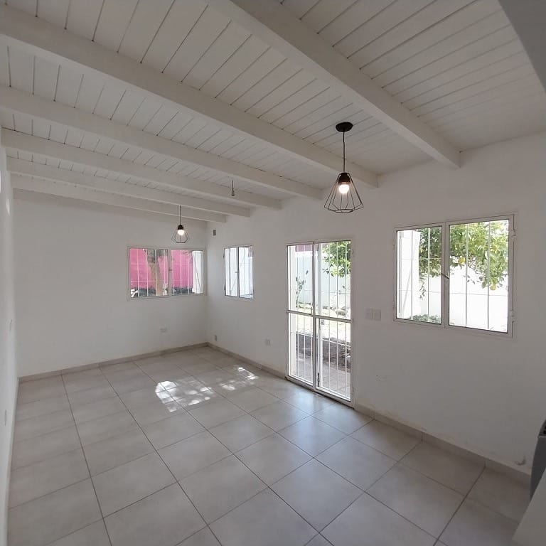 casa alquiler 3 dormitorios zona norte recta martinoli barrio la salle córdoba living comedor desde cocina, alquila Carrizo Congin Inmobiliaria