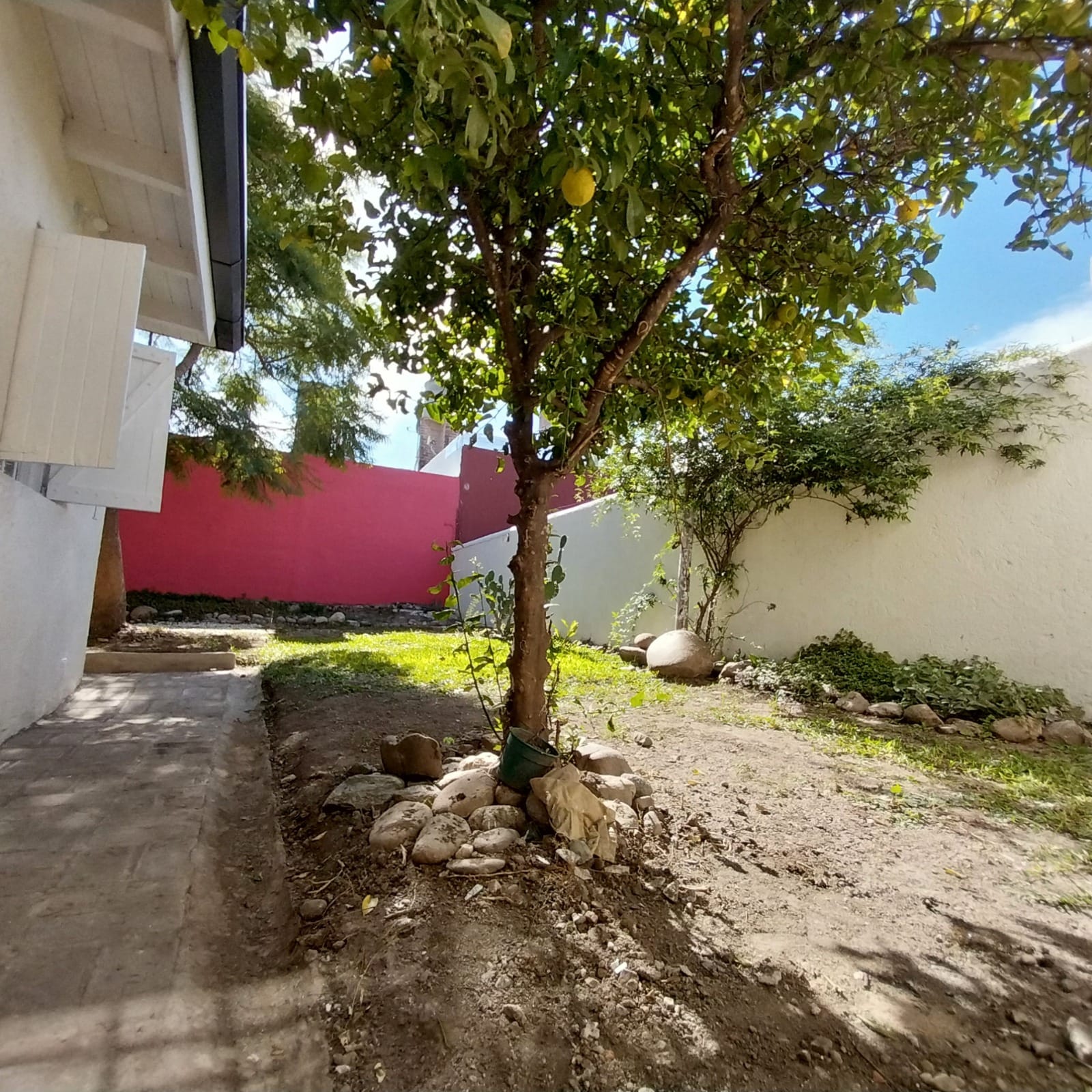 casa alquiler 3 dormitorios zona norte recta martinoli barrio la salle córdoba patio árboles, alquila Carrizo Congin Inmobiliaria