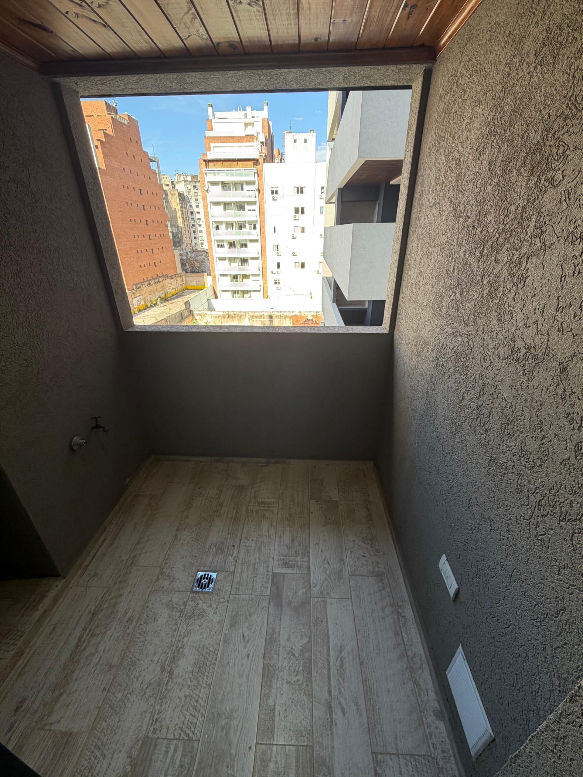 Balcon departamento en venta de un dormitorio en Av. Velez Sarsfield 671, Nueva Cordoba, vende Carrizo Congin