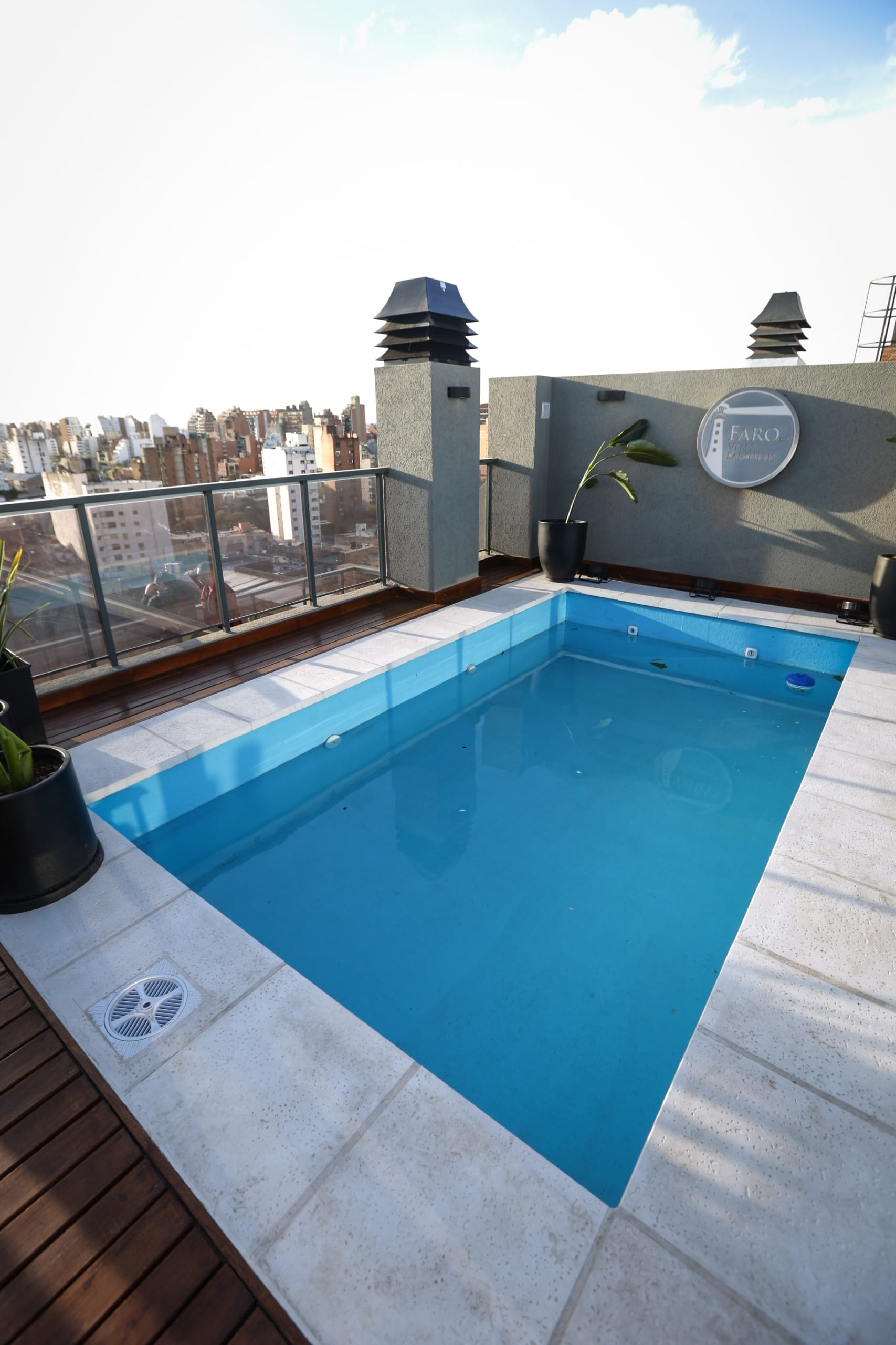 Pileta departamento en venta de un dormitorio en Av. Velez Sarsfield 671, Nueva Cordoba, vende Carrizo Congin