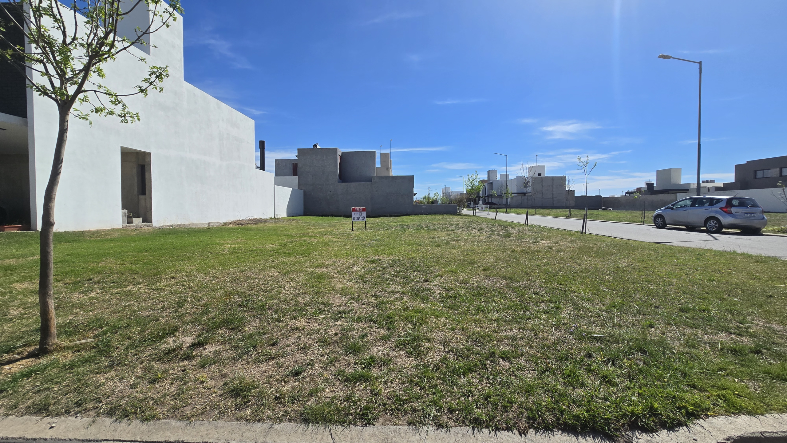Lote esquina en venta en barrio cerrado San Ignacio Villa ubicado en zona sur de la ciudad de Córdoba, vendido por Carrizo Congin, angulo 3