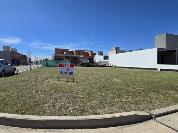 Lote esquina en venta en barrio cerrado San Ignacio Villa ubicado en zona sur de la ciudad de Córdoba, vendido por Carrizo Congin, angulo 4