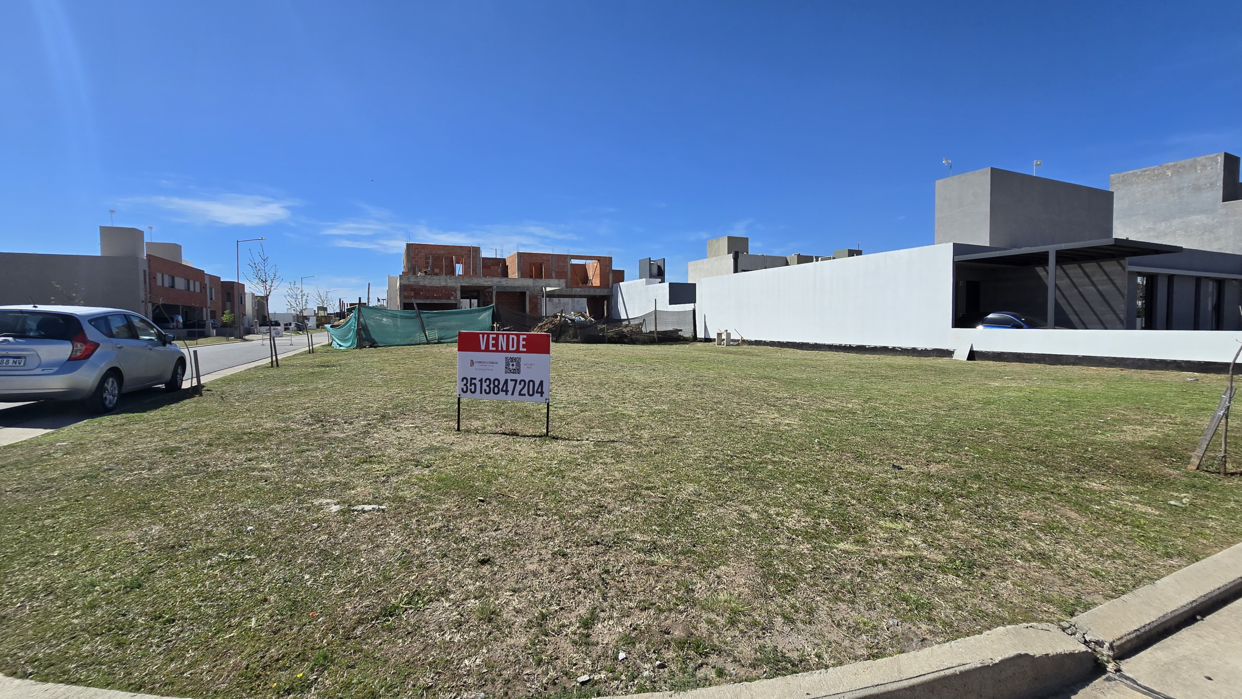 Lote esquina en venta en barrio cerrado San Ignacio Villa ubicado en zona sur de la ciudad de Córdoba, vendido por Carrizo Congin, angulo 1